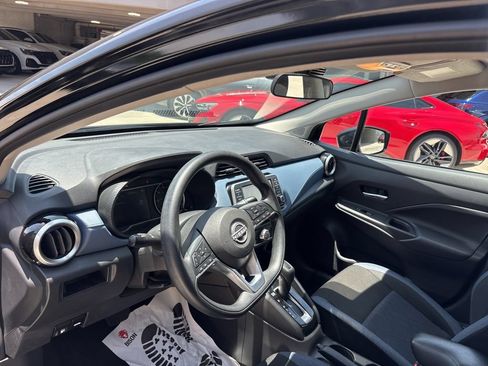 Used 2025 Nissan Versa SV FWD image 12