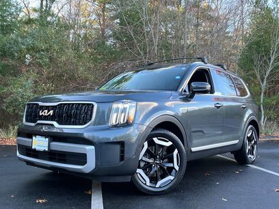 Used 2023 Kia Telluride EX w/ EX Captain's Chair Package