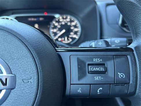 Used 2021 Nissan Rogue S image 23