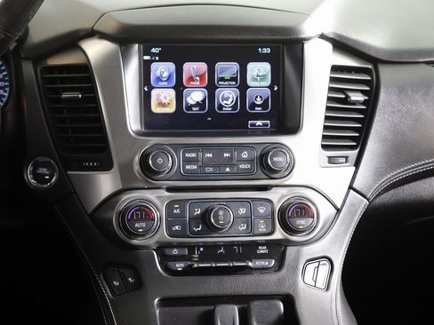 Used 2018 Chevrolet Suburban LT image 16