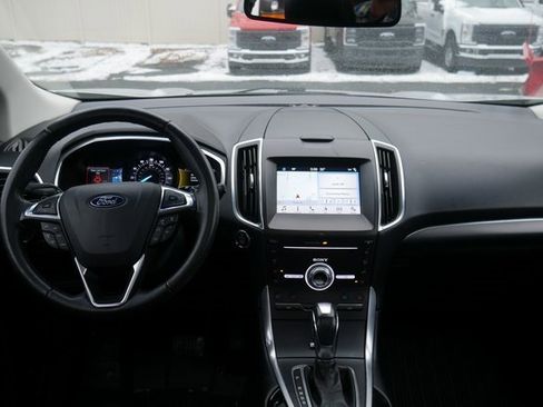 Used 2018 Ford Edge Titanium w/ Equipment Group 301A image 7