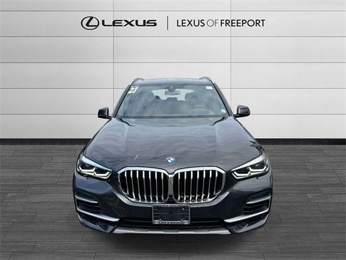 Used 2023 BMW X5 xDrive40i w/ Premium Package image 2