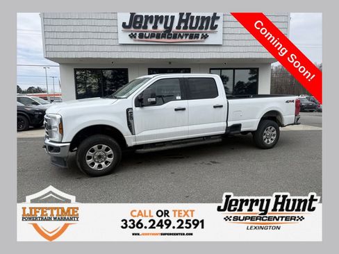Used 2024 Ford F250 XLT image 1