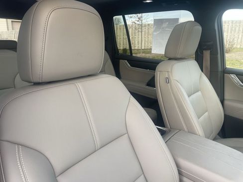 Used 2024 GMC Acadia Elevation w/ Luxury Package image 33