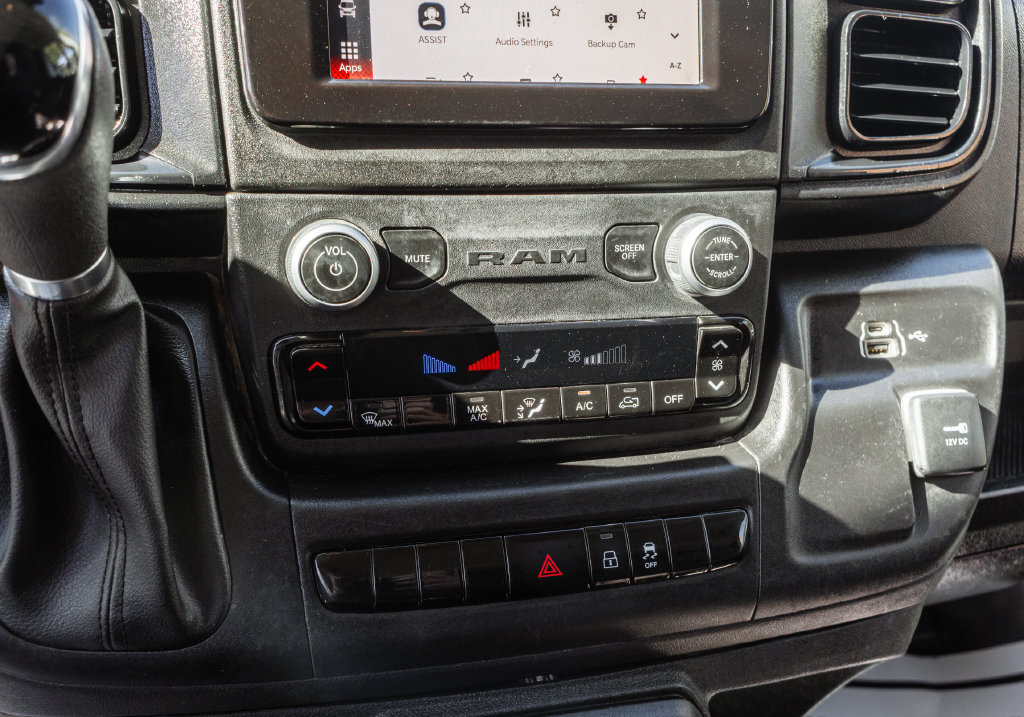 Used 2023 RAM ProMaster 2500 FWD image 13