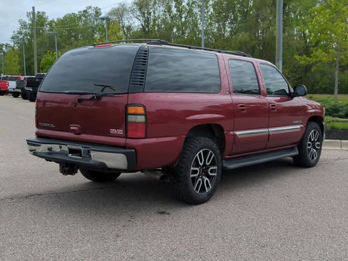 Used 2005 GMC Yukon XL SLT w/ SLT Preferred Equipment Group AWD/4WD image 8