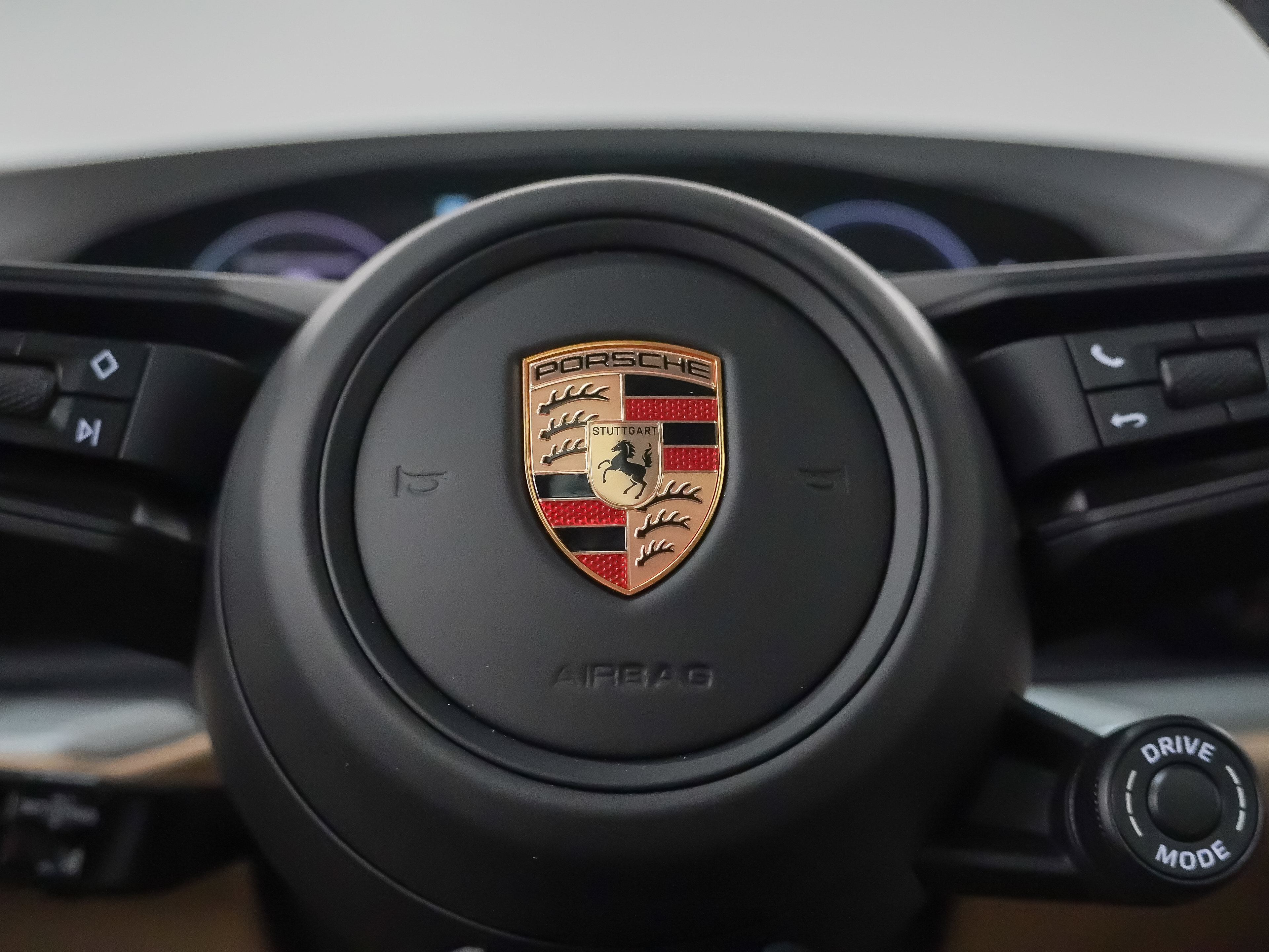 Certified 2026 Porsche Cayenne E-Hybrid Coupe AWD/4WD image 24