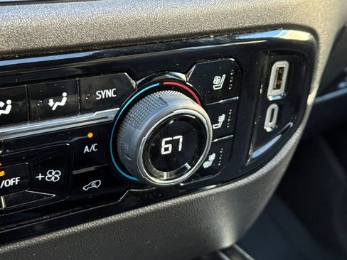 Used 2024 Chevrolet Silverado 1500 ZR2 w/ Technology Package image 30