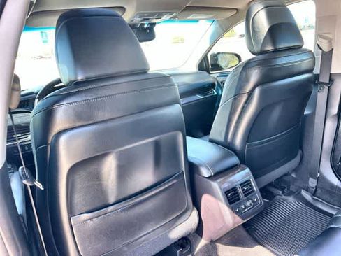 Used 2016 Toyota Avalon Limited image 14