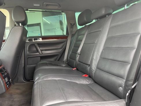Used 2004 Volkswagen Touareg V8 AWD/4WD image 23
