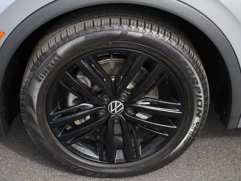 Used 2022 Volkswagen Tiguan SE R-Line FWD image 14