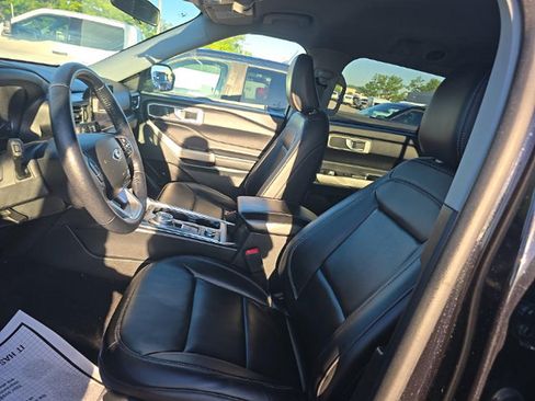 Used 2023 Ford Explorer XLT w/ Equipment Group 202A AWD/4WD image 6
