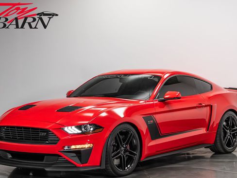Used 2018 Ford Mustang GT Premium w/ GT Performance Package RWD image 1