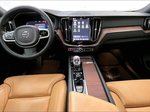 Used 2023 Volvo XC60 B5 Ultimate w/ Climate Package FWD image 19