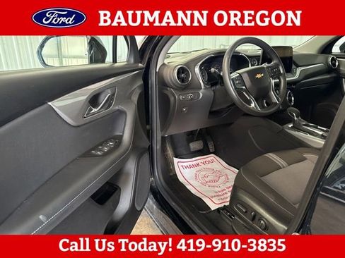 Used 2025 Chevrolet Blazer LT FWD image 17