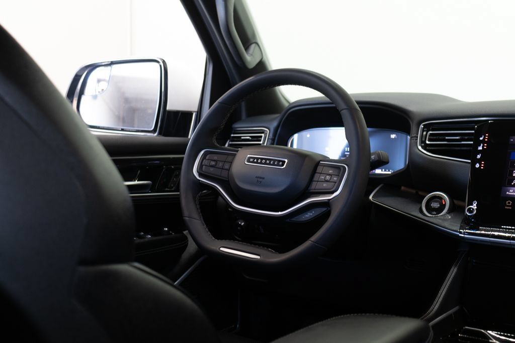 Used 2022 Jeep Wagoneer Series I AWD/4WD image 27