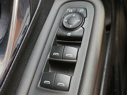 Used 2021 GMC Terrain SLE w/ Driver Convenience Package FWD image 9