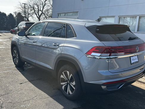 Used 2025 Volkswagen Atlas Cross Sport SE image 6