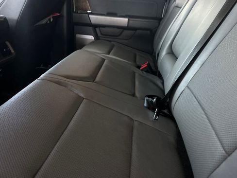 Used 2022 Ford F150 Lightning Lariat image 5