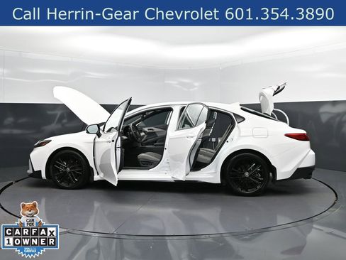 Used 2025 Toyota Camry SE w/ Convenience Package FWD image 47