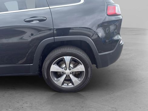 Used 2019 Jeep Cherokee Limited w/ Luxury Group AWD/4WD image 27