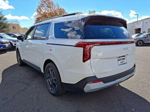 New 2026 Kia Carnival EX image 3