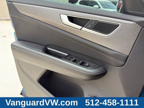 Used 2024 Volkswagen Atlas Cross Sport SE FWD image 25