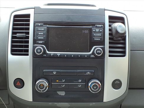 Used 2018 Nissan Frontier SV image 18