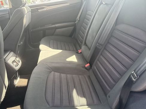 Used 2019 Ford Fusion SE image 26