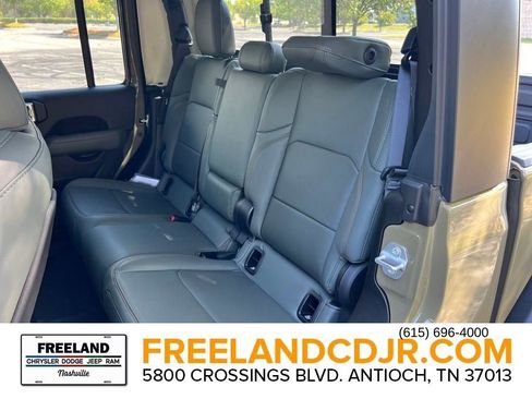 New 2025 Jeep Gladiator Mojave w/ Convenience Group image 24