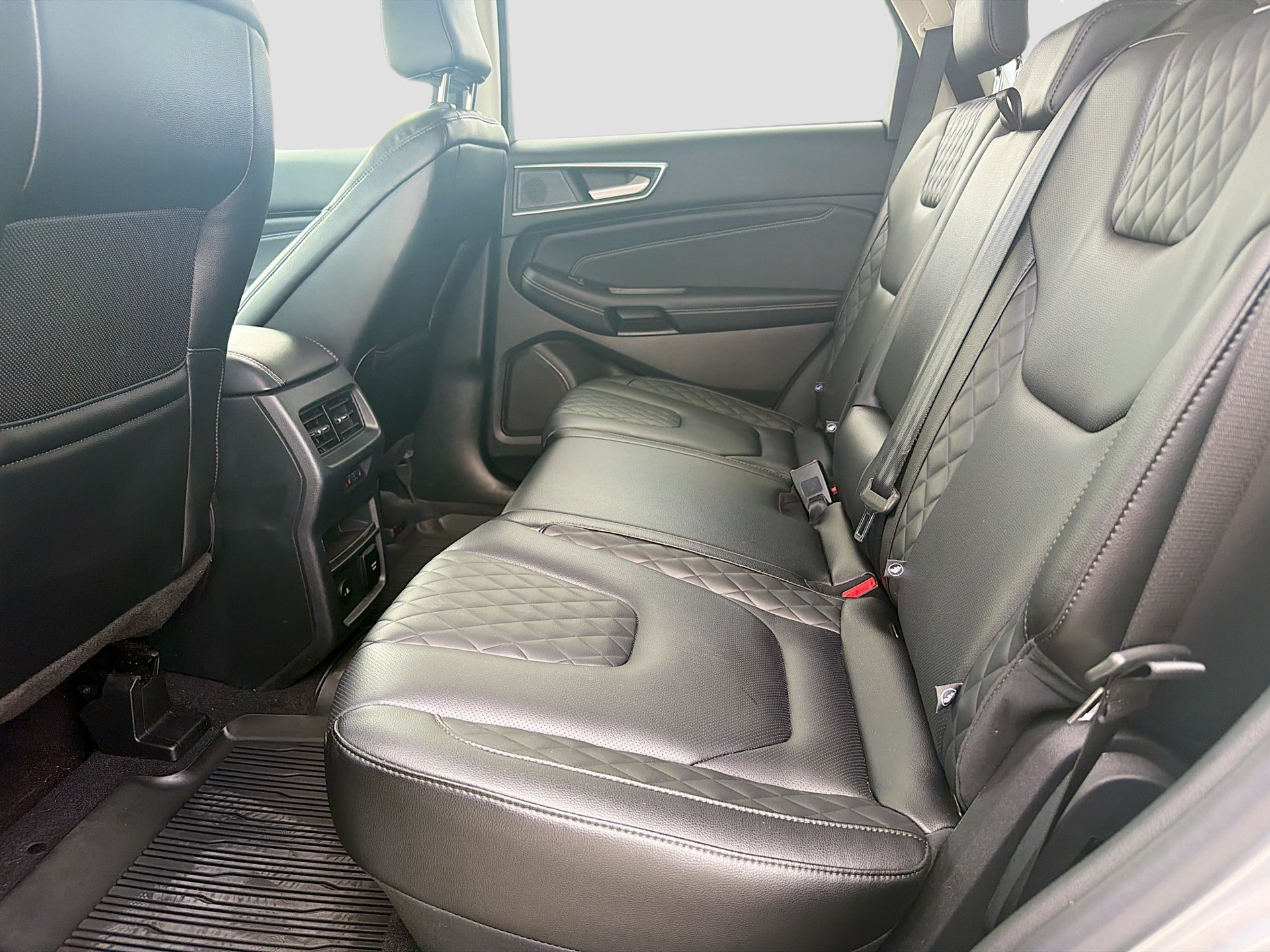 Used 2024 Ford Edge Titanium w/ Equipment Group 301A AWD/4WD image 25