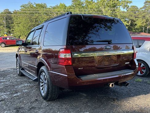 Used 2017 Ford Expedition XLT AWD/4WD image 4