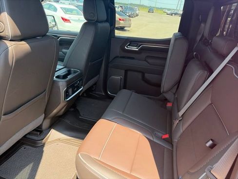 Used 2024 GMC Sierra 1500 Denali w/ Denali Reserve Package AWD/4WD image 11