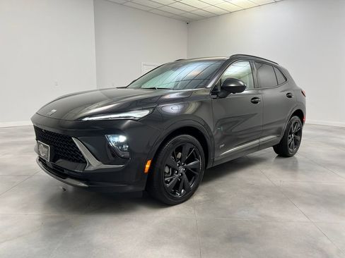 Used 2024 Buick Envision Sport Touring image 3