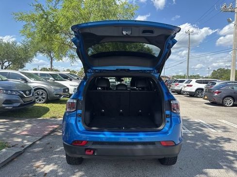 Used 2025 Jeep Compass Trailhawk AWD/4WD image 18