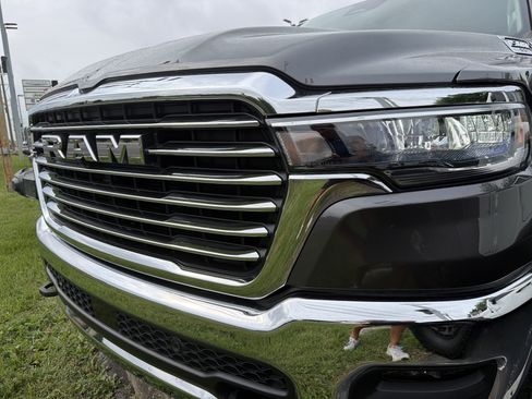 Certified 2025 RAM 1500 Laramie AWD/4WD image 4