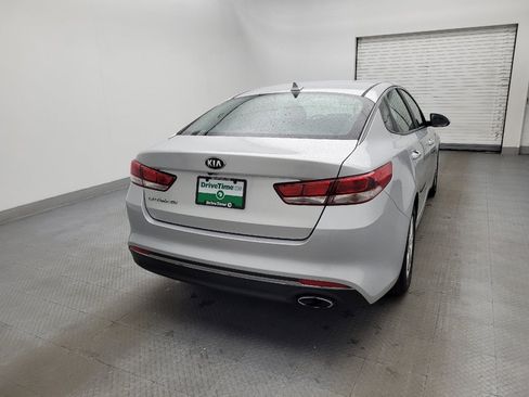 Used 2017 Kia Optima LX FWD image 7