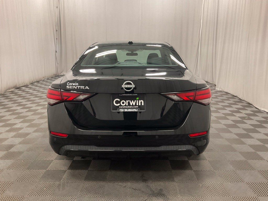 Used 2025 Nissan Sentra SV FWD image 5