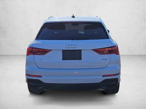 Used 2022 Audi Q3 2.0T Premium Plus w/ Premium Plus Package image 7