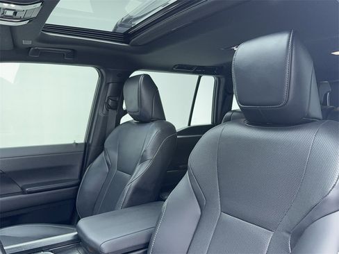 Used 2025 Lexus GX 550 w/ Accessory Package (2T) image 37