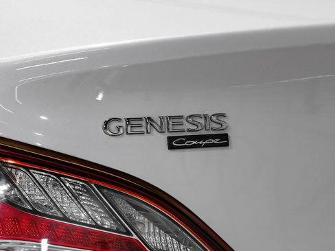 Used 2013 Hyundai Genesis 3.8 RWD image 48