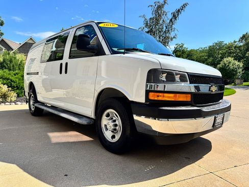 Used 2018 Chevrolet Express 2500 w/ Driver Convenience Package RWD image 30