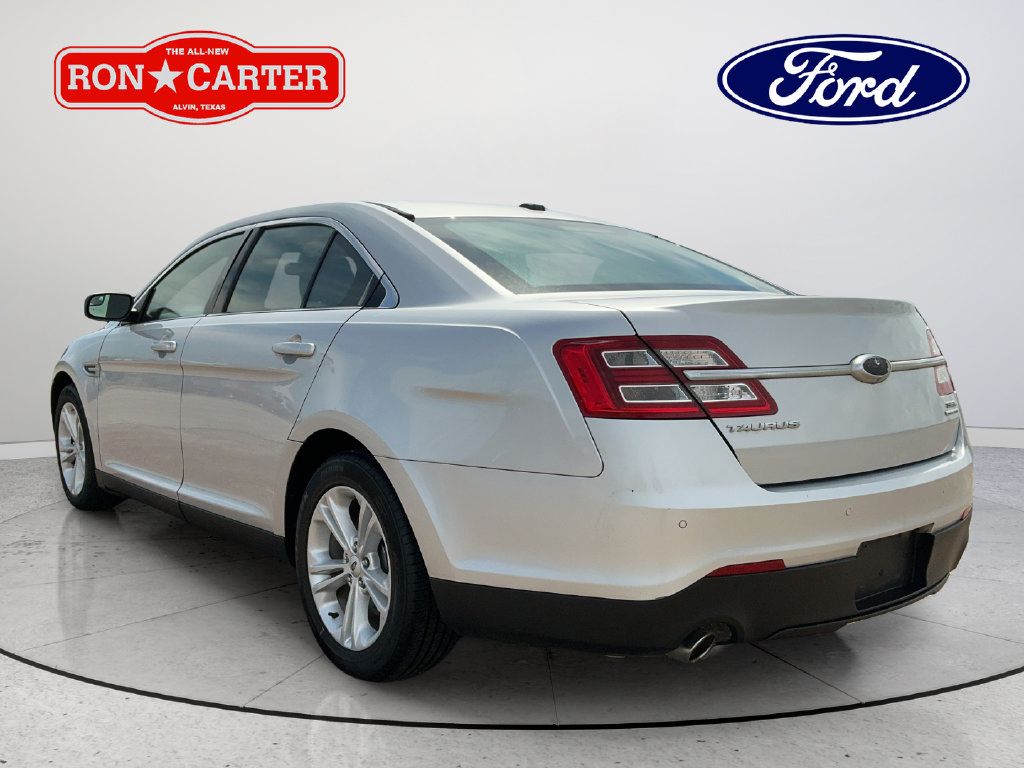 Used 2016 Ford Taurus SEL FWD image 4