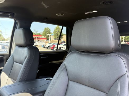Used 2025 Chevrolet Tahoe LT RWD image 16