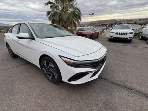 Used 2024 Hyundai Elantra Limited FWD image 7