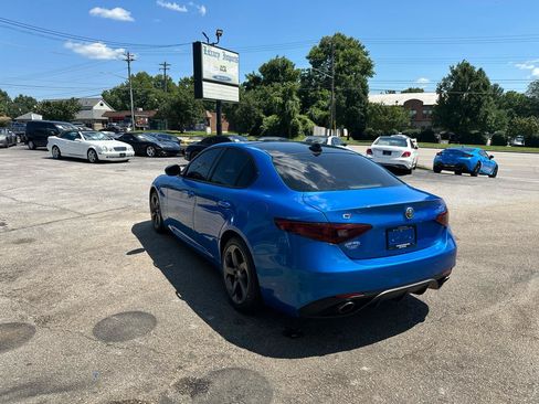 Used 2019 Alfa Romeo Giulia AWD w/ Quick Order Package 22J Sport image 6