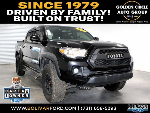 Used 2017 Toyota Tacoma TRD Off-Road w/ Premium & Technology Package AWD/4WD image 1