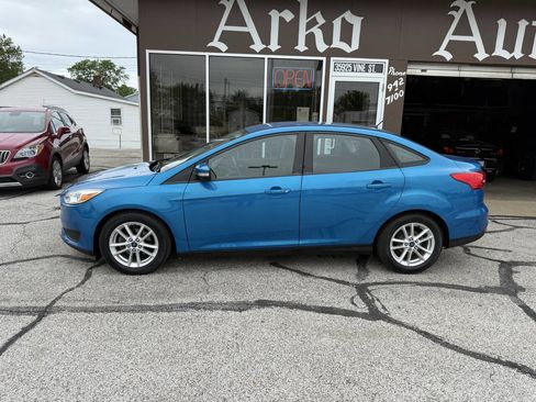 Used 2015 Ford Focus SE FWD image 5