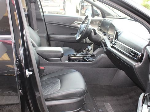 Used 2023 Kia Sportage X-Line w/ X-Line Premium Package AWD/4WD image 34