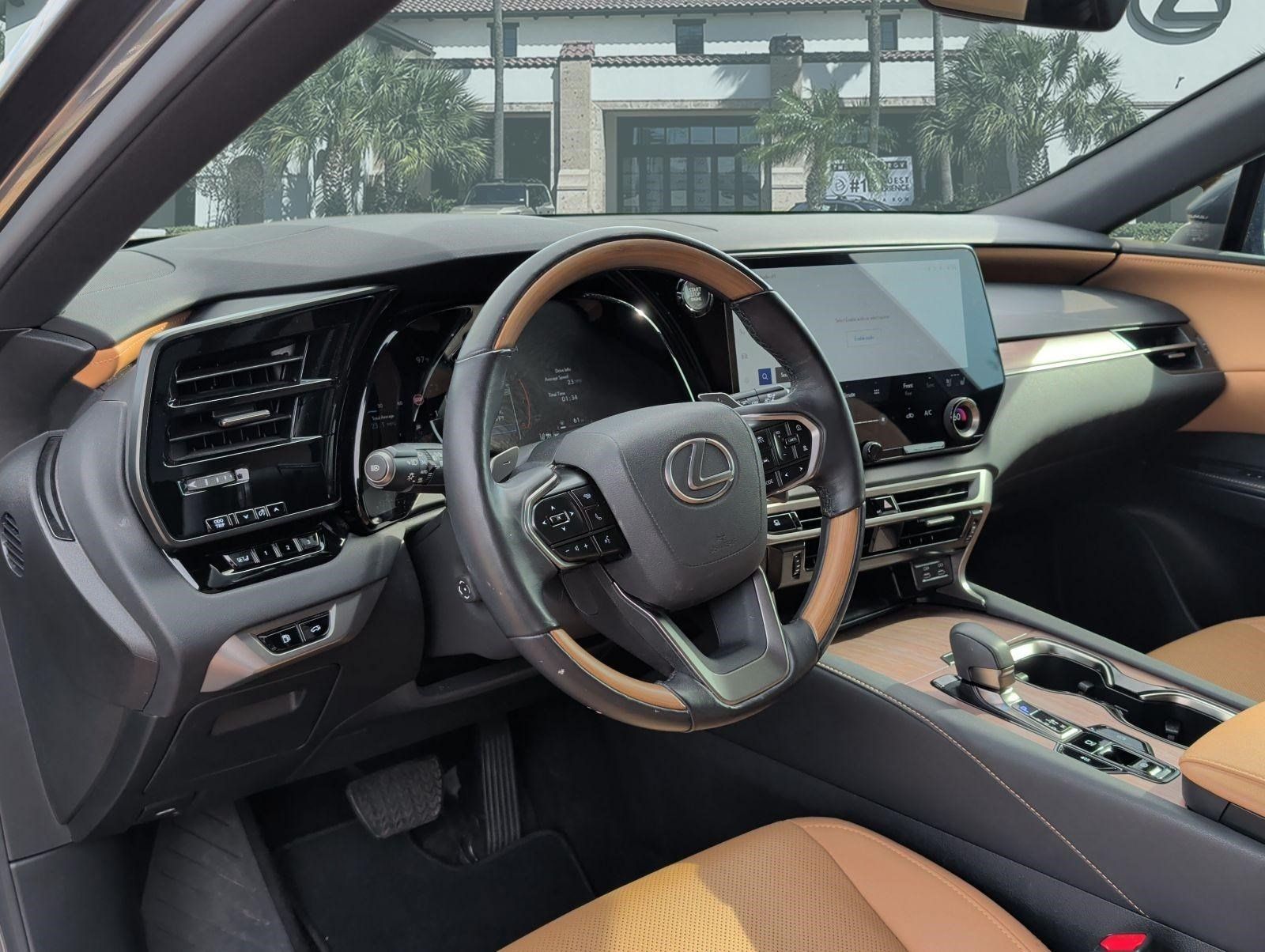 Used 2025 Lexus RX 350 Premium w/ Accessory Package (Z1) FWD image 12